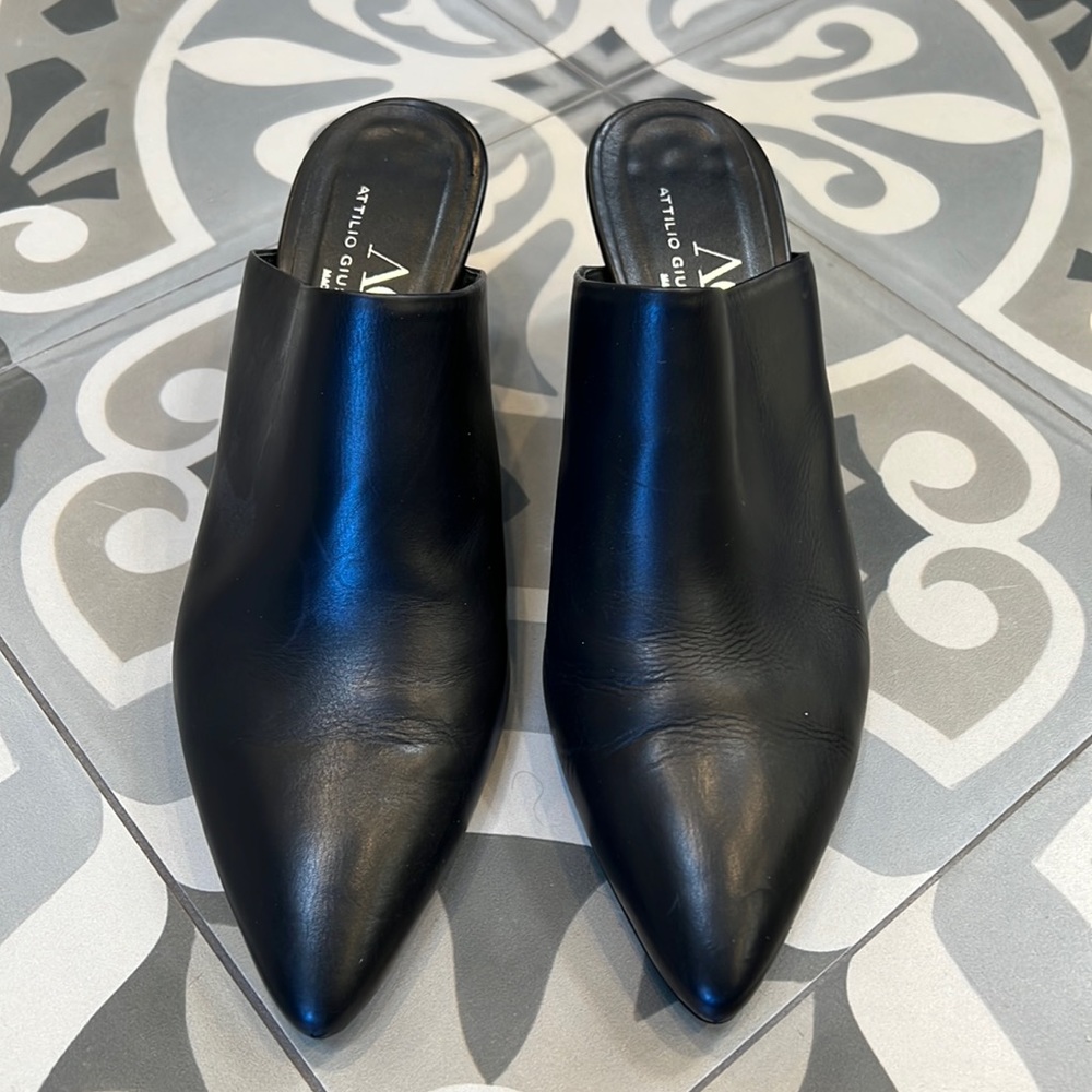 Atttilio Giusti Leobruni AGL black mule heels size 39 US size 9.